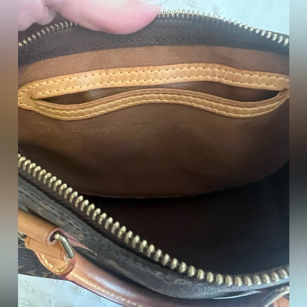 Louis Vuitton
LV Monogram Speedy 25 2007 - Picture 16 of 17